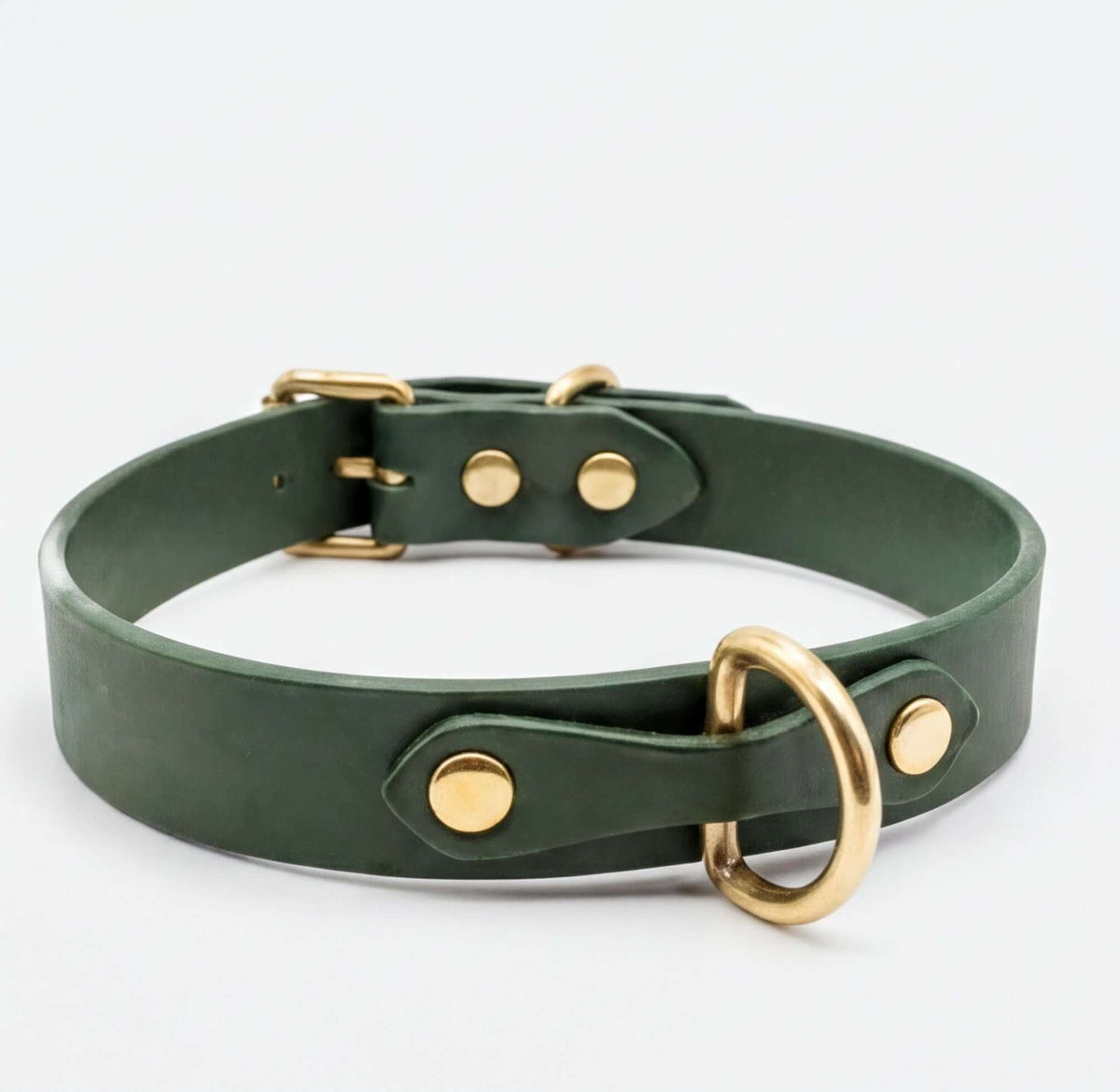 Minimalistische leren halsband met D-ringen