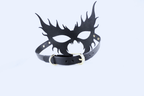 Leren masker met vlammenpatroon