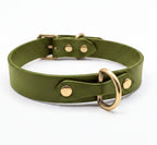 Minimalistische leren halsband met D-ringen