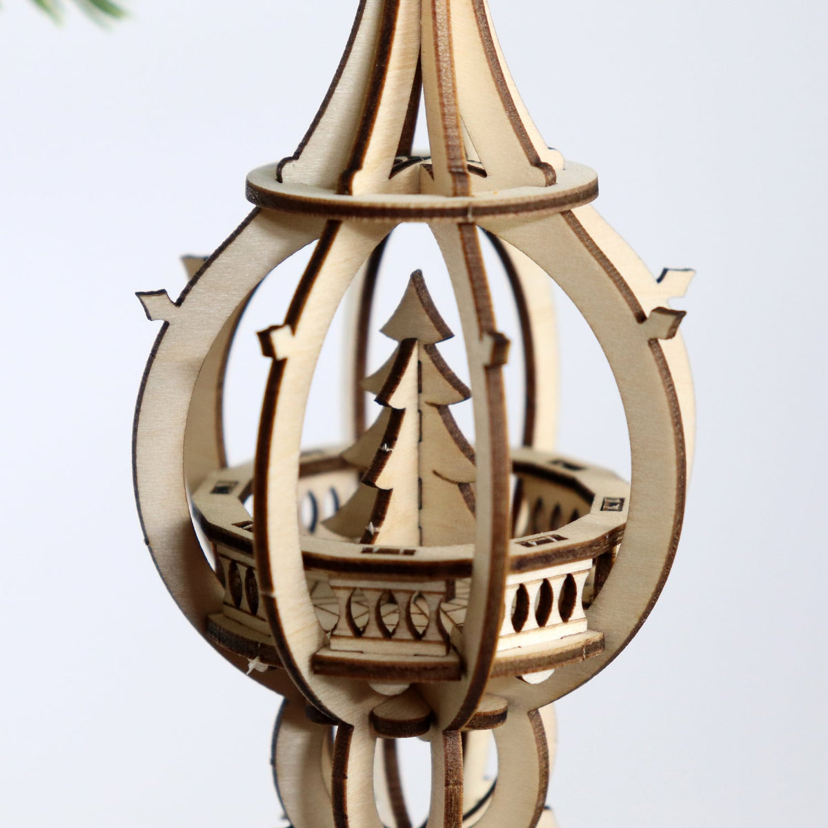 Houten kerstboomhangers bouwpakket – set van 3 | Happy Holidays