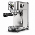 Halfautomatische espressomachine met stoompijp