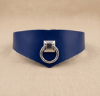 Leren choker met metalen ring – Puntvormig model